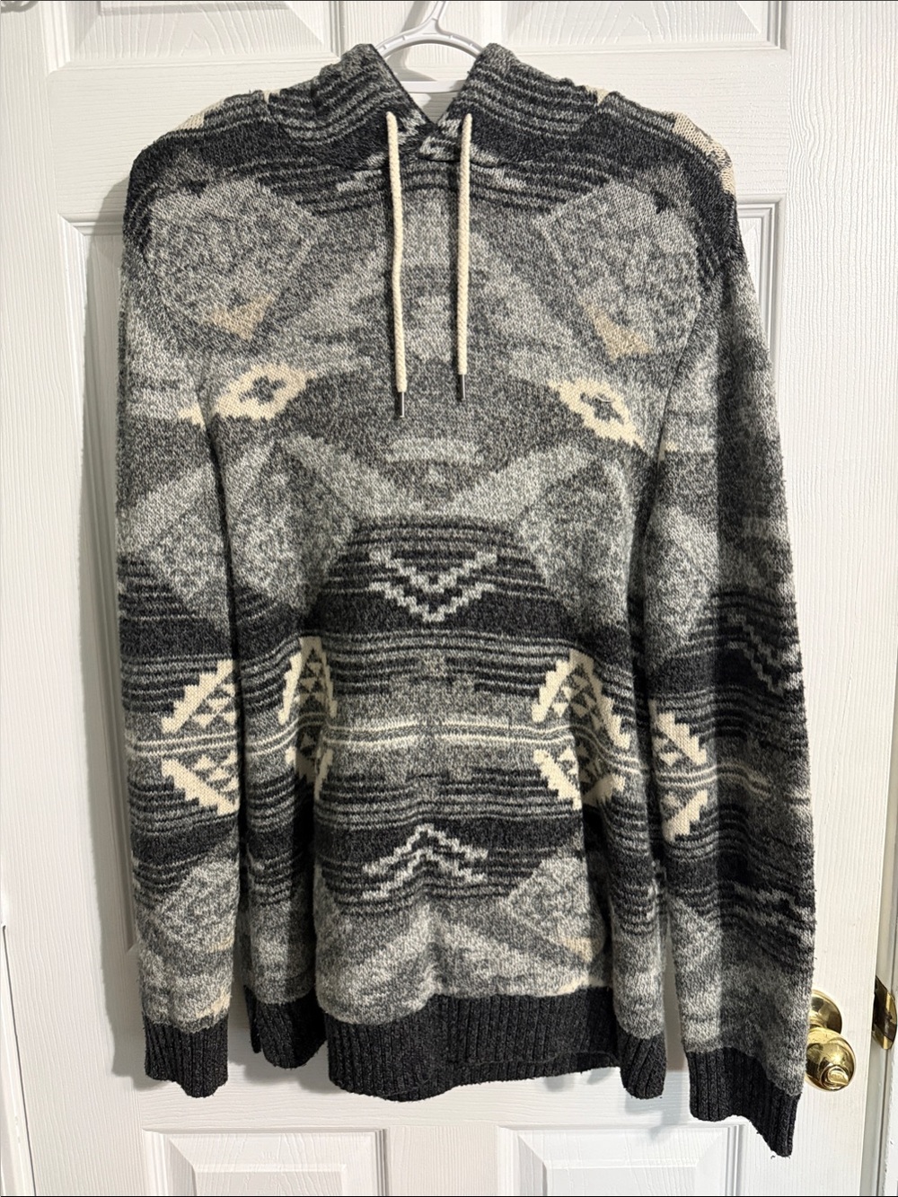 American Eagle Outfitters Gray & Cream Geometric Crewneck Sweater